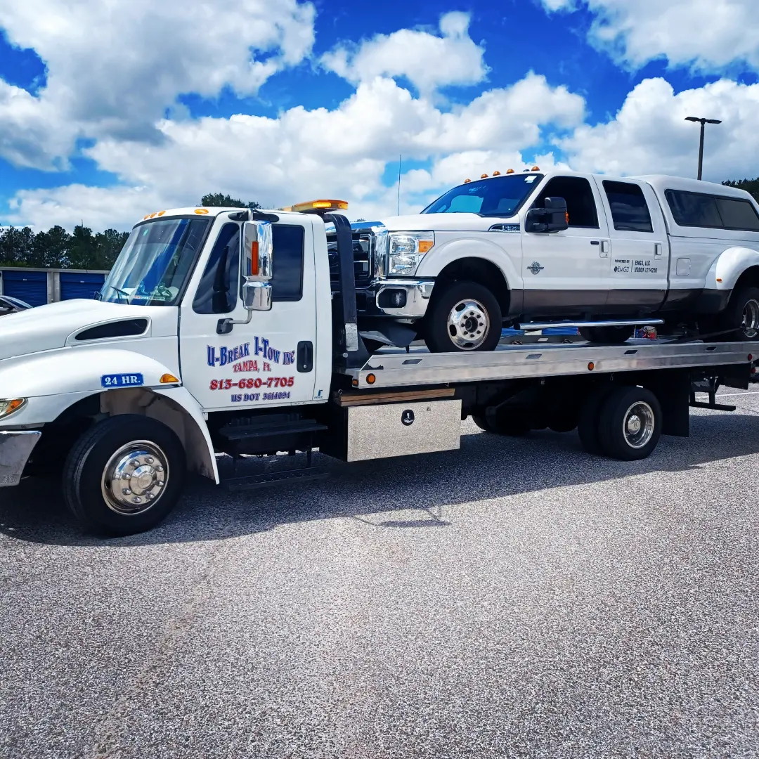 Towing company in Tampa : Car Towing, Lock Outs, Jump Starts & More